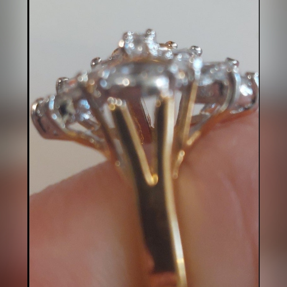 Size8 goldtone 14kge edco ring super sparkly rhinestones - Picture 12 of 13